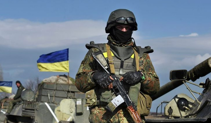 Ограниченные военные идут на войну