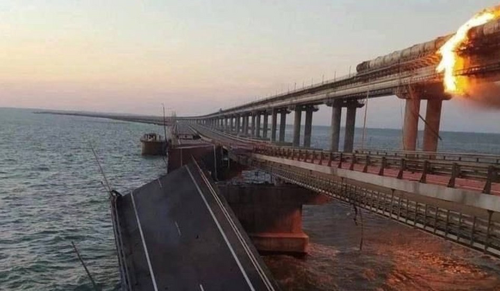 Зображення кримського пейзажу засніжених гір