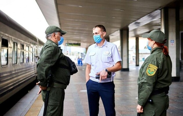 Охорона повертається до потягів