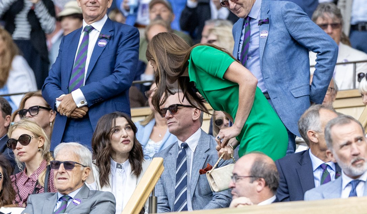 Денієл Крейґ з виразом неповаги 