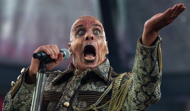 Лидер группы Rammstein обвинен в домогательствах