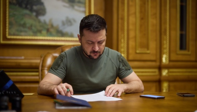 Владимир Зеленский подписал закон о изменении территориального устройства Крыма