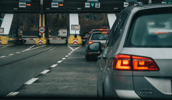 Російські автомобілі на кордоні