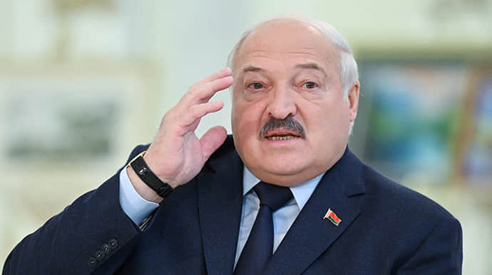 Лукашенко поклоняється перед Кремлем