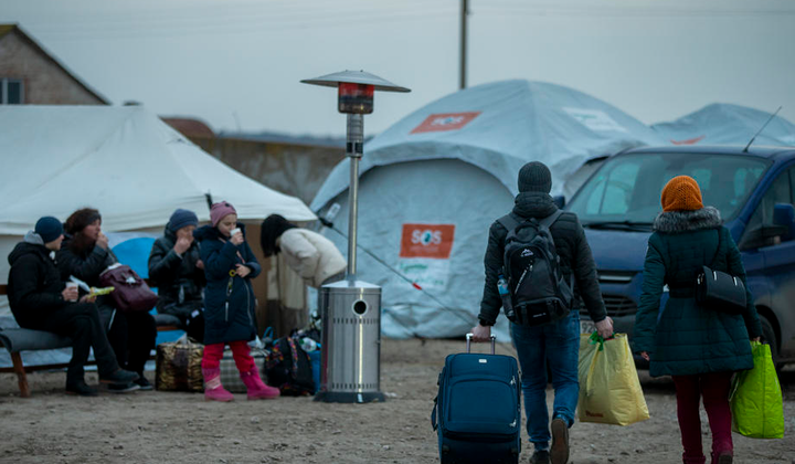 Біженці з України отримуватимуть $4000 від Швейцарії