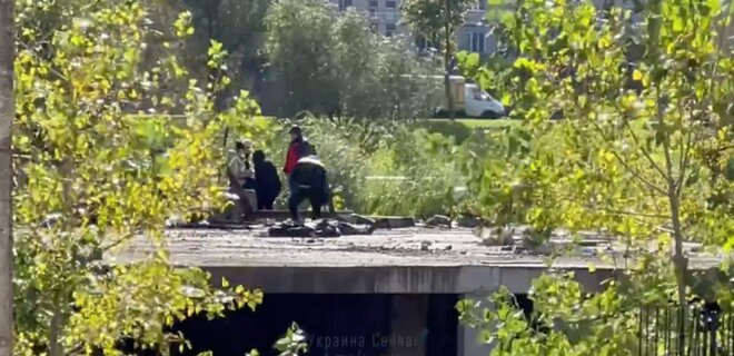 Підлітки в Києві склались самогубство