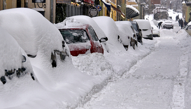 Негода наближається до України