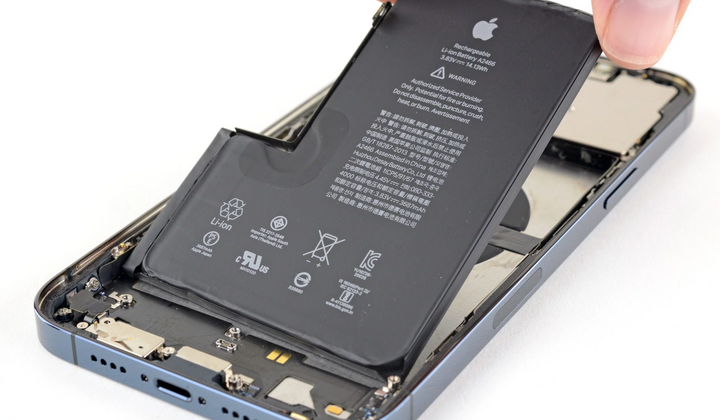 iPhone Battery Replacement: Is it Worth Changing or Buying a New Phone?
