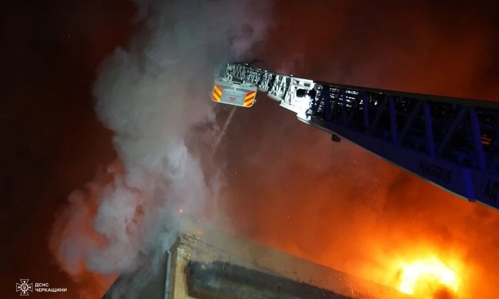 Пожежі внаслідок нічної атаки РФ