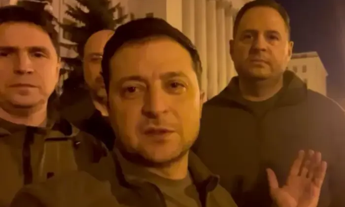 Порошенко со своими сторонниками возмущены новым учебником по истории для 11 класса: почему?