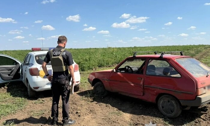П'яний водій тікає від поліції