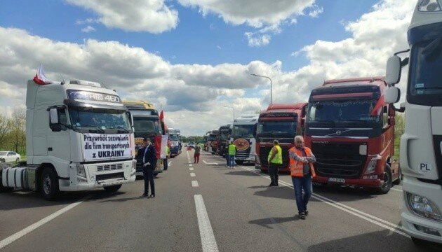 Польшу накажут за блокаду грузовиков
