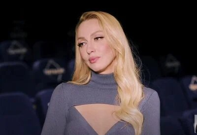 Оля Полякова проклинає Путіна