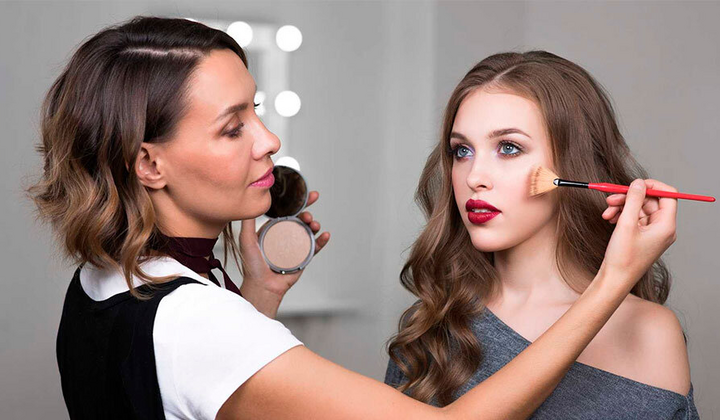 Коштує грошей на календарний місяць