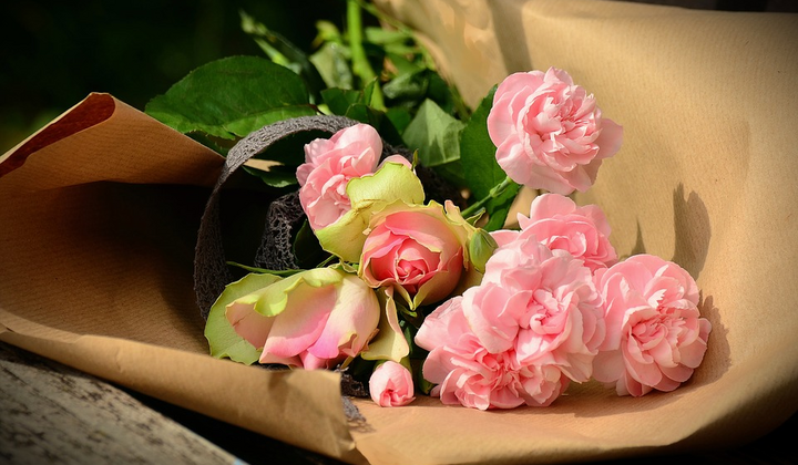 Букет квітів для подарунку дівчині