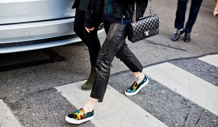 модные слипоны с чем носить