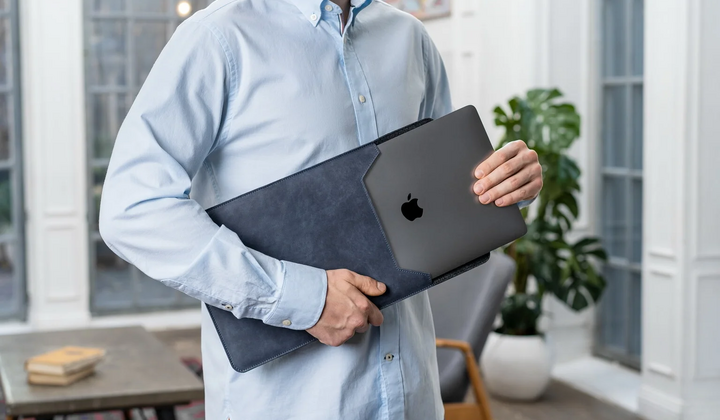 Which case to choose to make it more convenient to carry your MacBook?