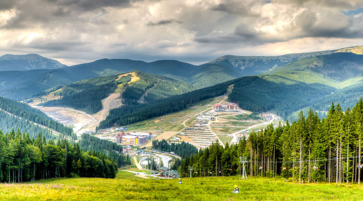 Зима, Літо, Осінь в Буковелі