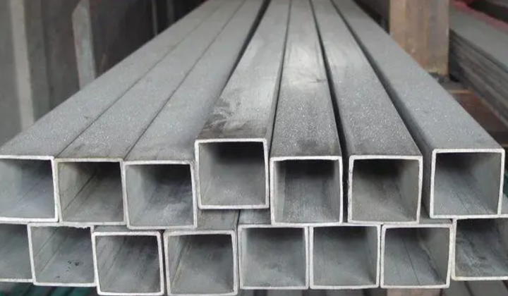 Все, что нужно знать про профильную трубу: особенности, функционал и преимущества