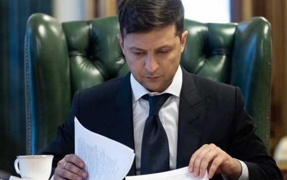 Зарплата президента України: скільки офіційно отримує глава держави