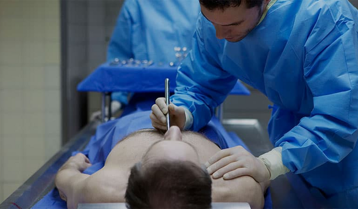 Зарплата патологоанатома в Україні та світі у 2025 році – скільки заробляють