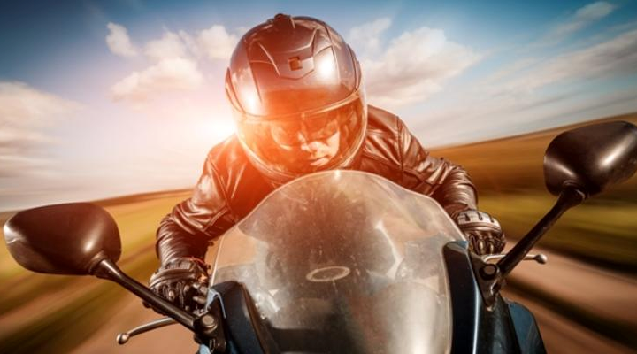 Чем опасен мотоцикл для новичка и как защитить себя на дороге?