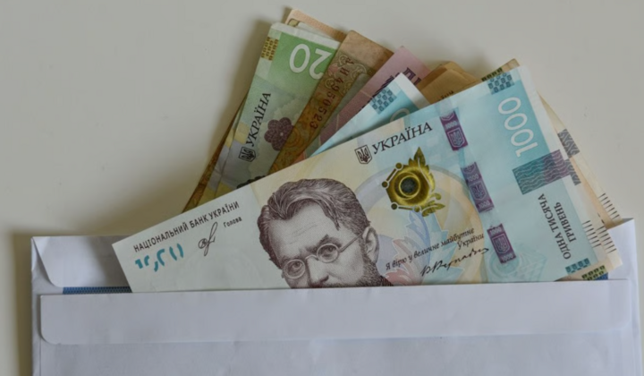 How much a family needs to earn in Ukraine (Photo: UNIAN)