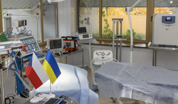 Чехія передала медобладнання для Дніпропетровщини