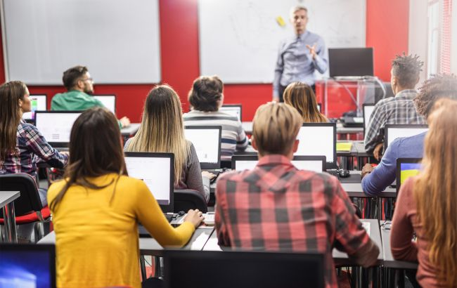 Зарплати викладачам вишів