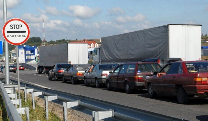 Очереди на границе с Польшей