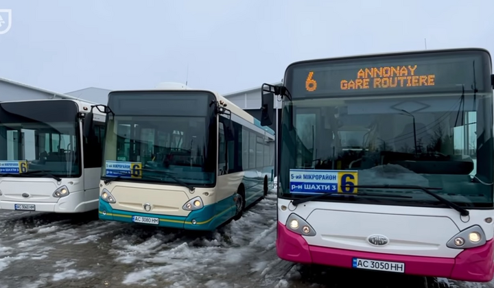 Автобус у Нововолинську