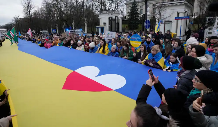 Как сохранить легальный статус в Польше