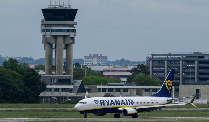Ryanair скорочує рейси у Франції