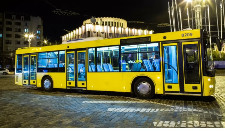 Trolleybuses of Kyiv in winter