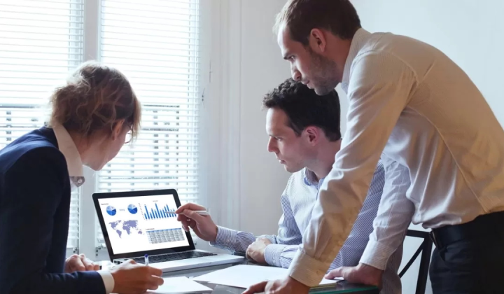 Salaries of non-technical specialists in IT in 2026