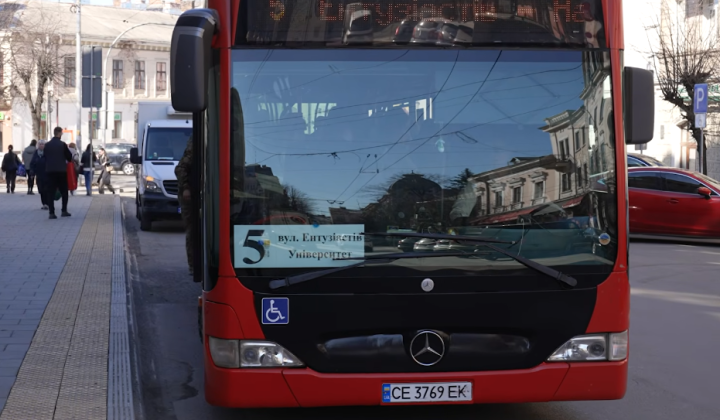 Автобуси Чернівців