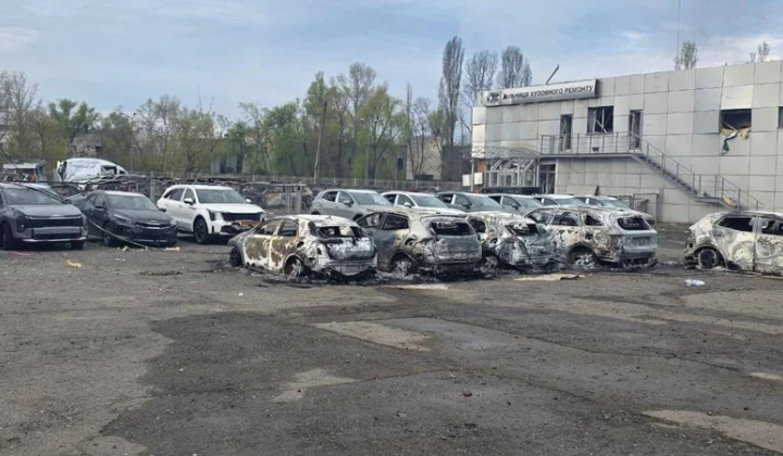 Обстріл автосалонів у Києві 16 квітня
