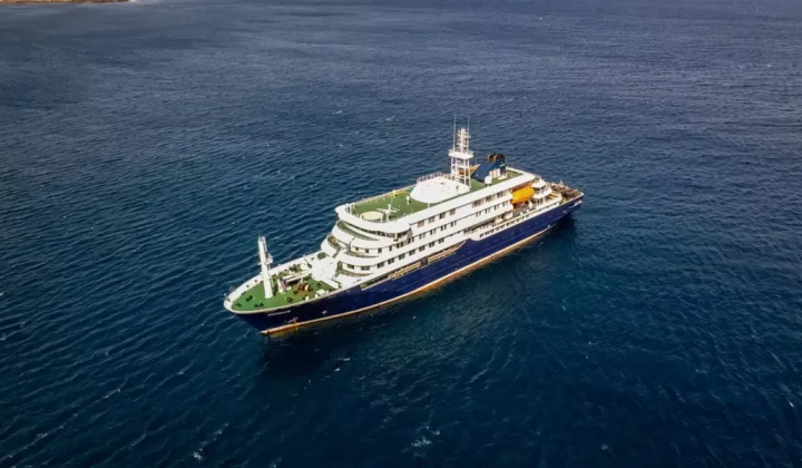 Лайнер MV Hondius