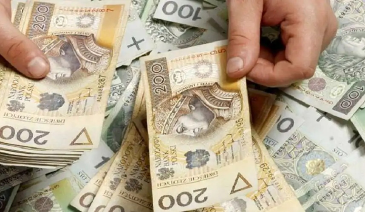 What punishments are being prepared for 'in envelope' salaries in Poland