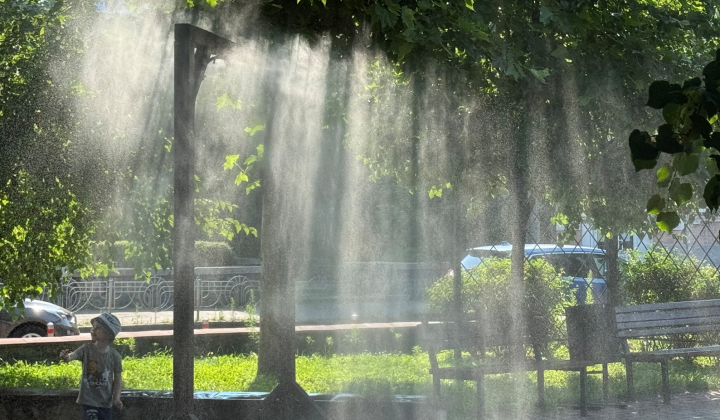 У Києві встановлять 33 рамки-розпилювачі води 