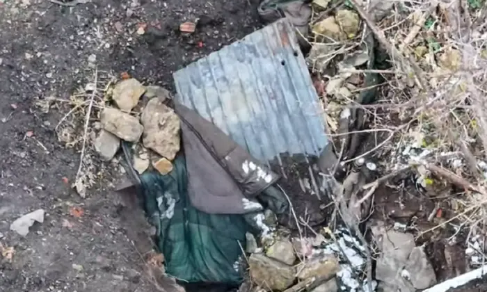 Український військовий знешкодив російського радіорозвідника, який ховався у смітті