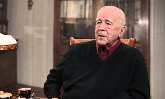 Фото Віталія Коротича, поета із Москви