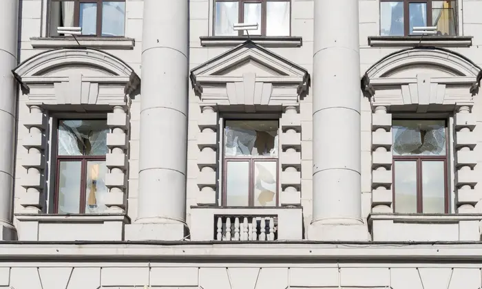Ночная атака на Днепр. Русские повредили областной совет (фото)