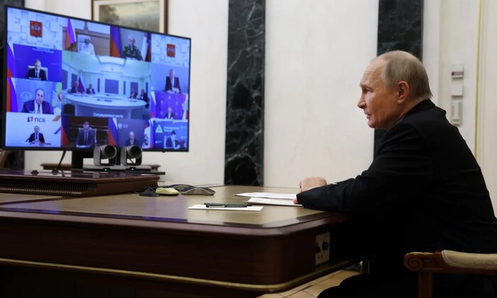 Путін готовий воювати над Україною