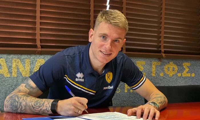 Kucherenko signs contract with Panetolikos