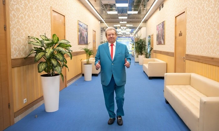 Фото встречи Поплавского со студентами и коллегами