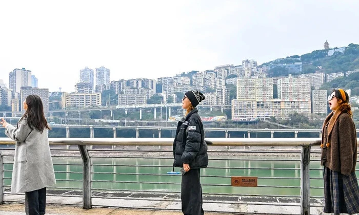 Фото с поездом: надо проглотить новый тренд