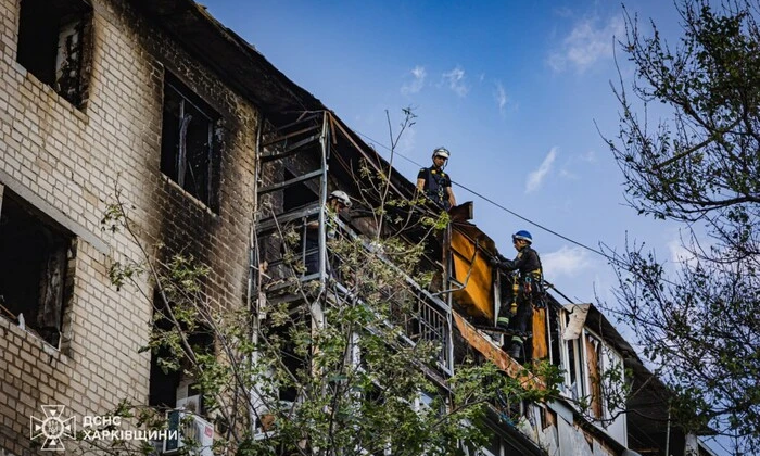 Нічний обстріл Харкова: подружжя в лікарні