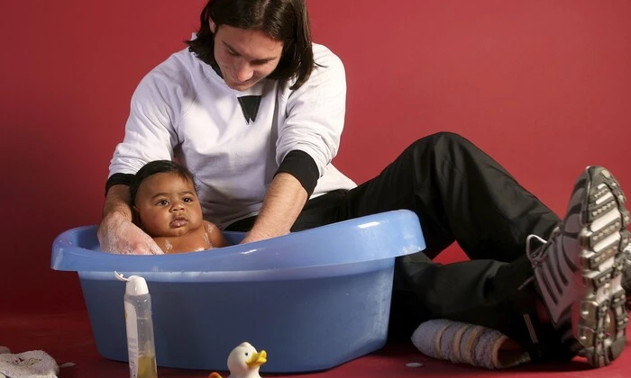 Мессі купає Луїса Суареса в ванній