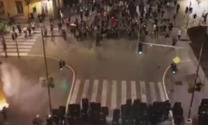 Mass protests in Serbia: police detentions, injured